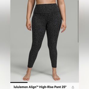 NWT lululemon align 25” intertwined camp deep coal in size 6